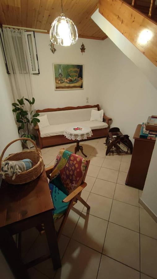 Retro Wooden House Gaios Villa Exterior photo